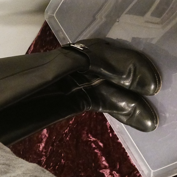 MK black boots 👢 - Picture 4 of 6